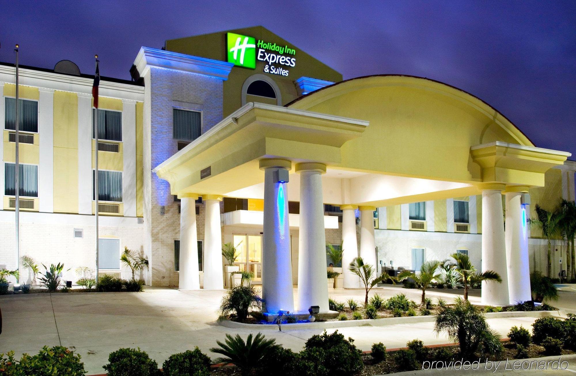 Holiday Inn Express Hotel And Suites Falfurrias Esterno foto