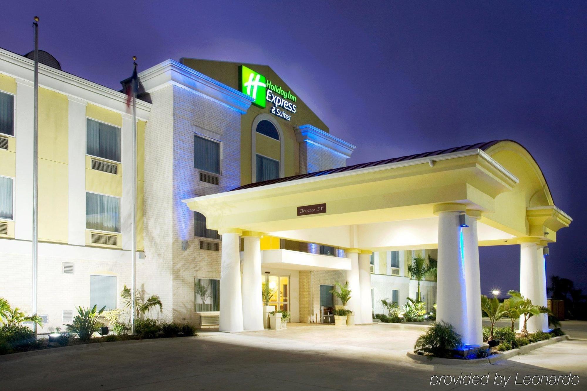 Holiday Inn Express Hotel And Suites Falfurrias Esterno foto