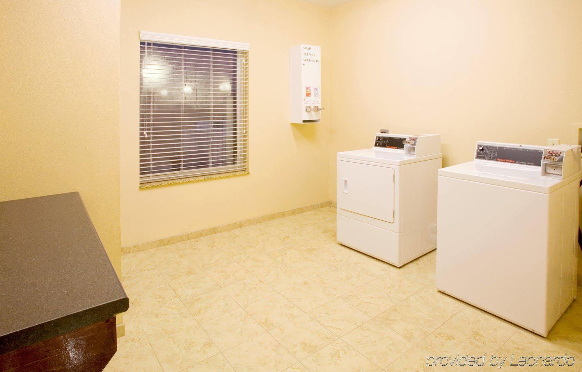 Holiday Inn Express Hotel And Suites Falfurrias Servizi foto