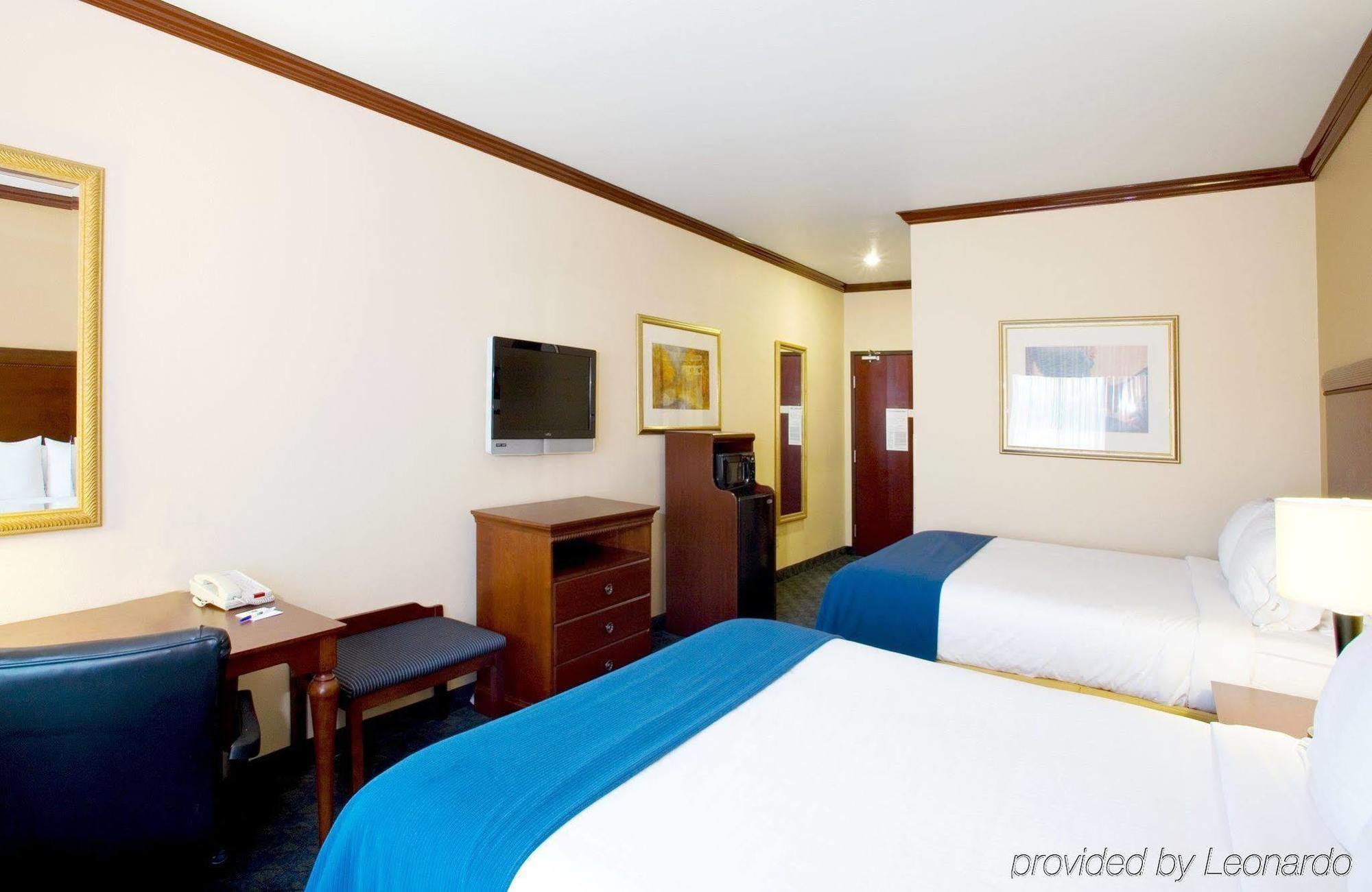 Holiday Inn Express Hotel And Suites Falfurrias Esterno foto