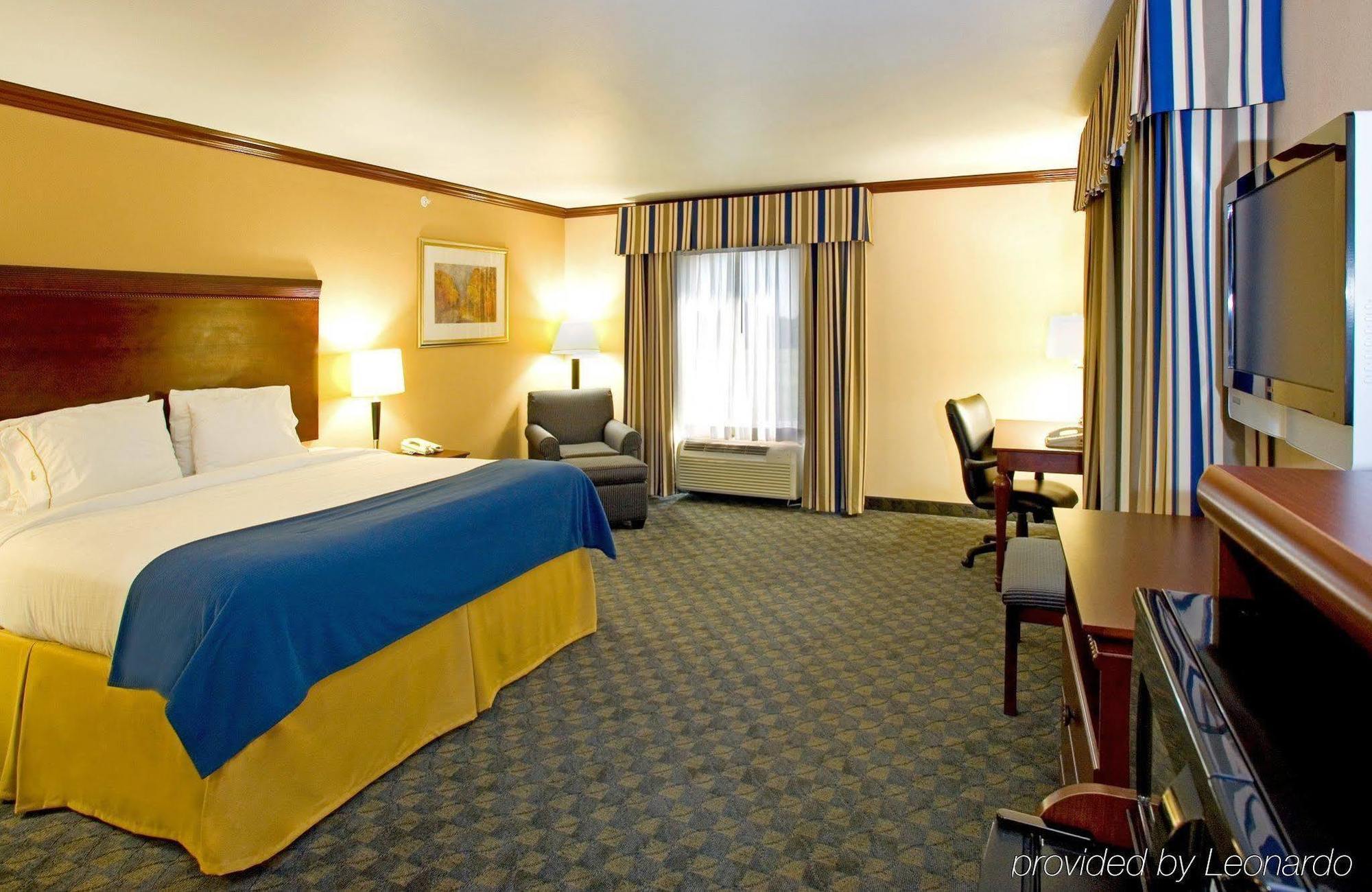 Holiday Inn Express Hotel And Suites Falfurrias Esterno foto
