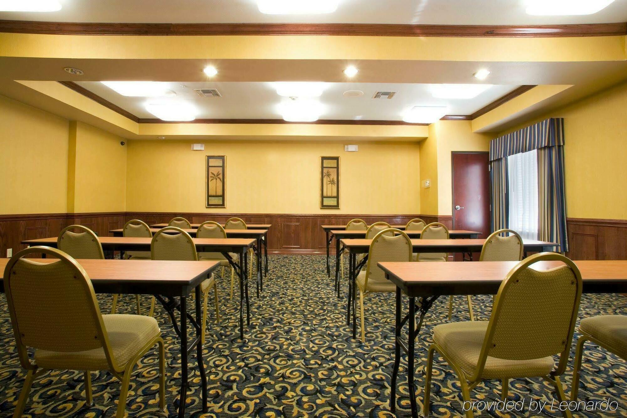 Holiday Inn Express Hotel And Suites Falfurrias Esterno foto