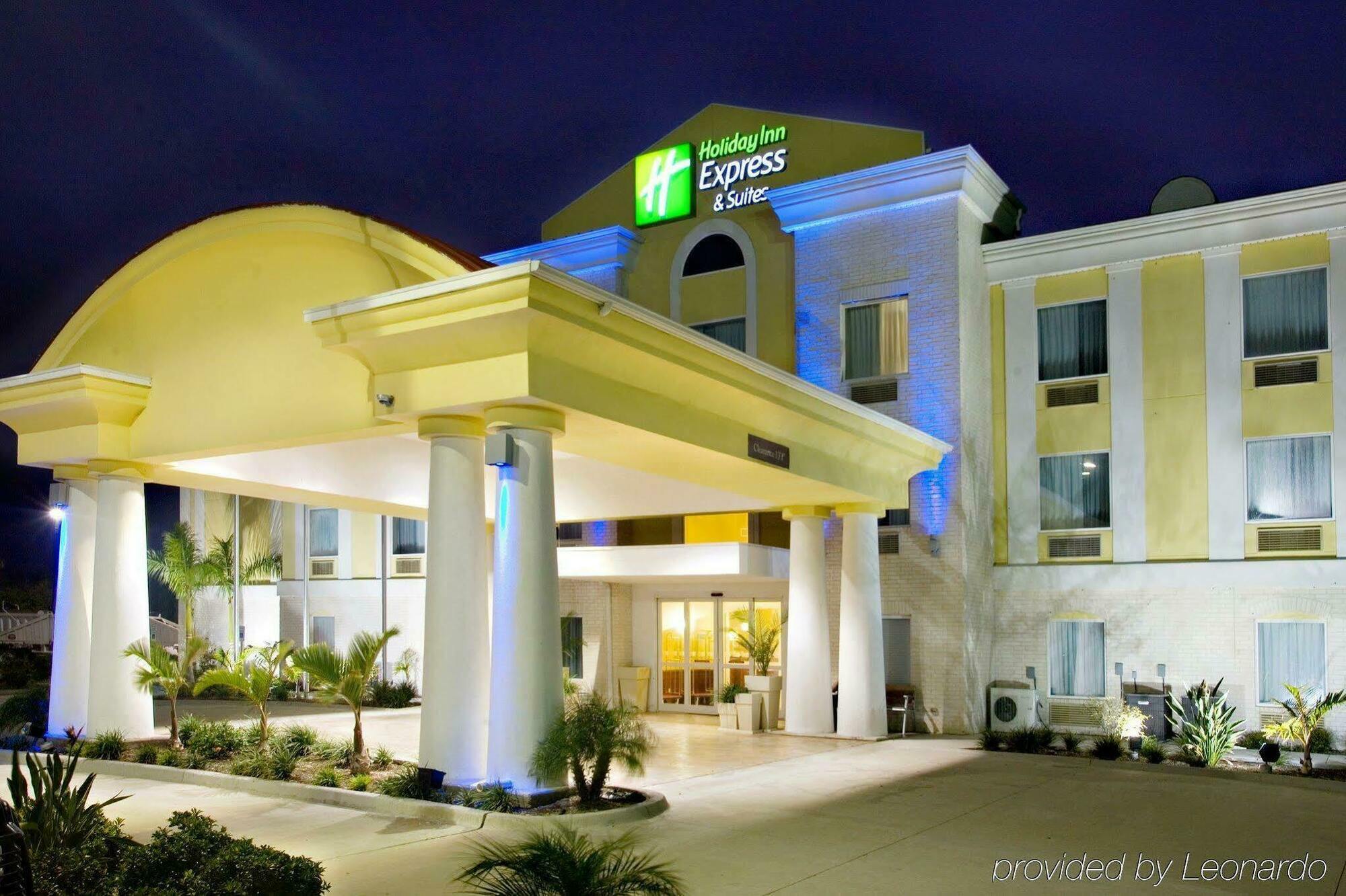 Holiday Inn Express Hotel And Suites Falfurrias Esterno foto