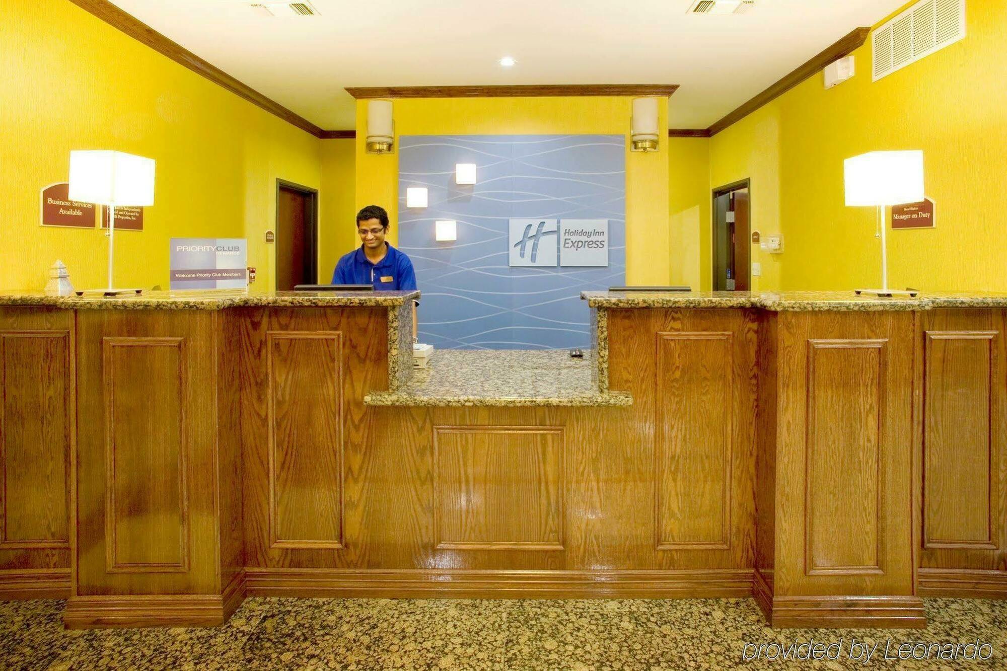 Holiday Inn Express Hotel And Suites Falfurrias Interno foto